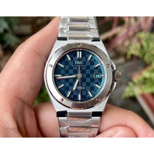 V7/아이더블유씨 인제니어 오토매틱 40