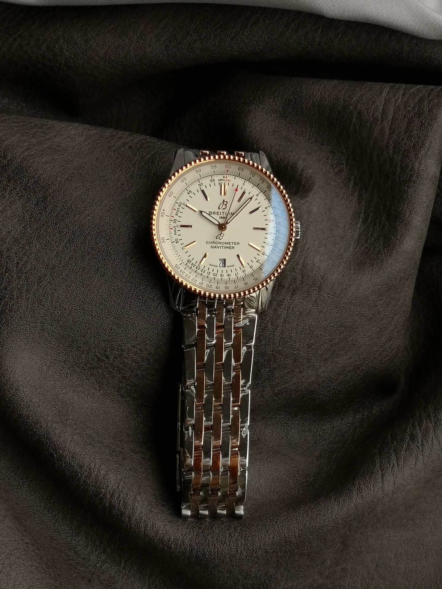 V7/브라이틀링 네비타이머 1 41MM