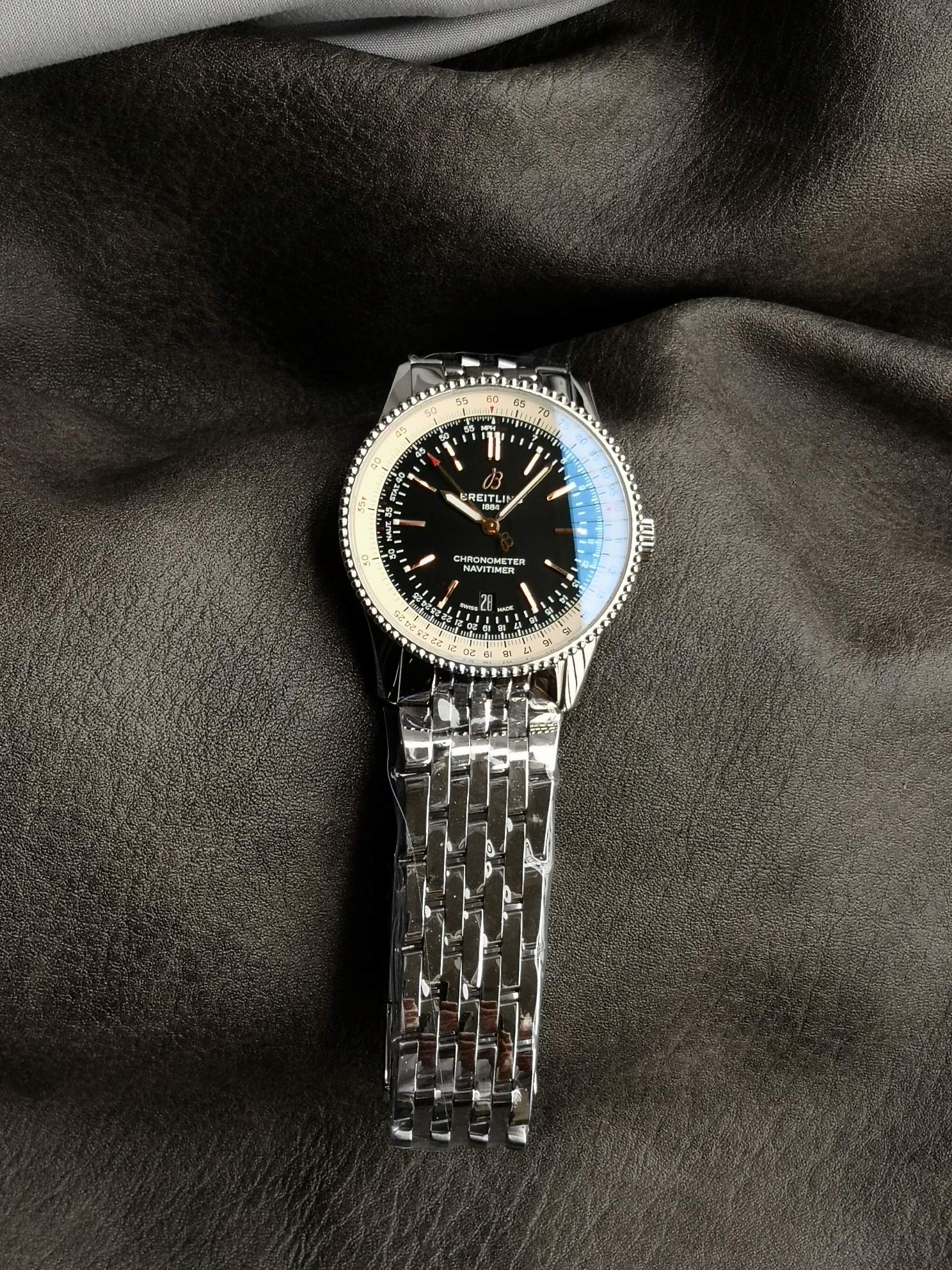 V7/브라이틀링 네비타이머 1 41MM