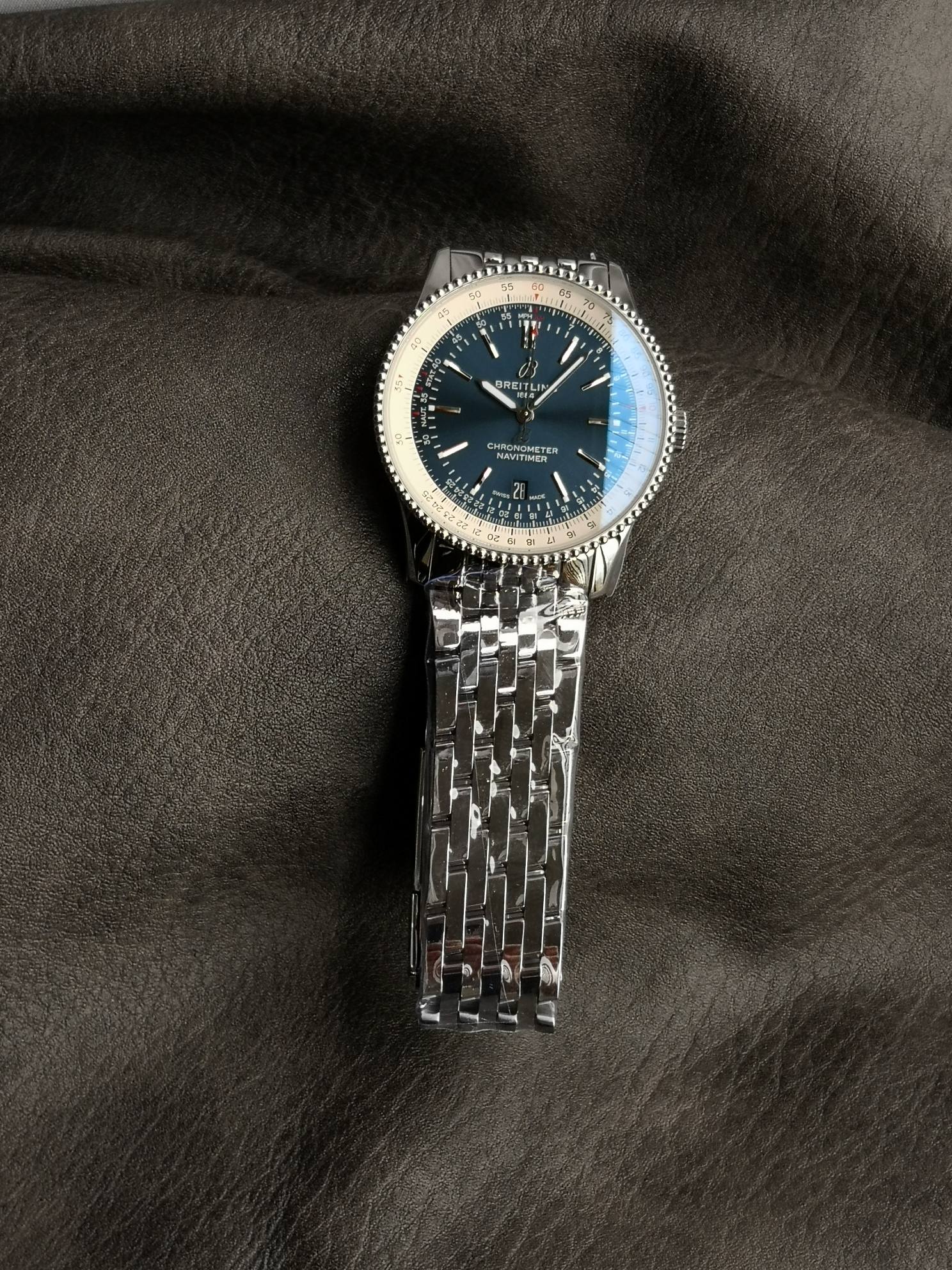 V7/브라이틀링 네비타이머 1 41MM